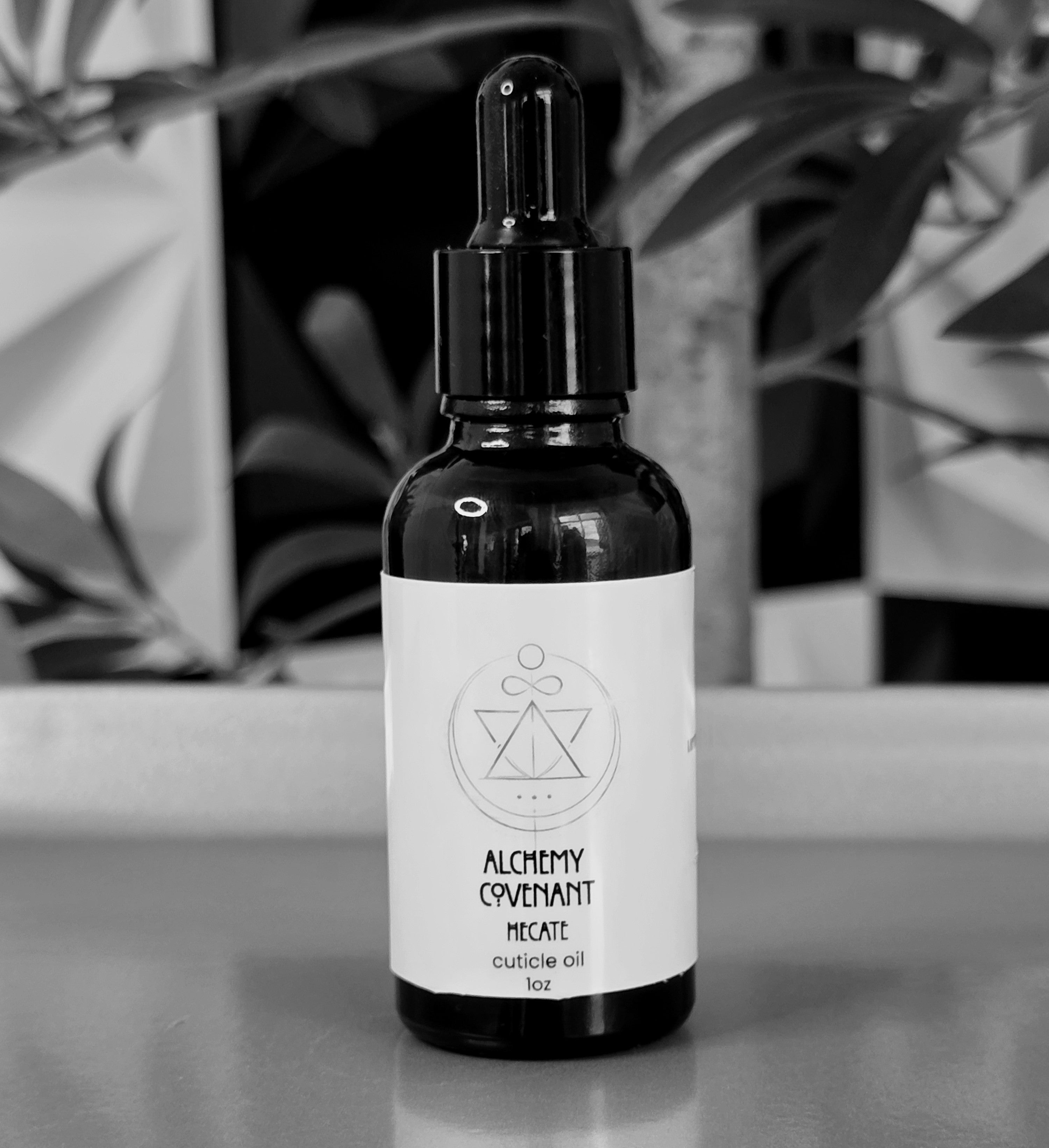 Cuticle Bottle - Hecate